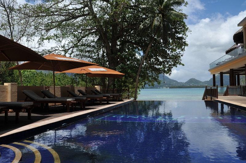โรงแรมเคอร์ฟไอส์แลนด์รีสอร์ท Round Island ภายนอก รูปภาพ